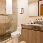 Kuukum Hotel 4*