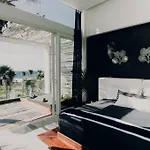 Beachfront I'ik By Casa Xuul *