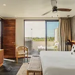 Divine 1br Ph With Private Pool And Spectacular Pools