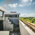 Divine 1br Ph With Private Pool And Spectacular Pools *