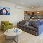 *Luxurious Apartment With Private Patio*