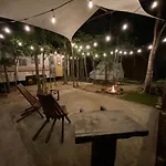 Makex-Camper