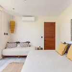 High-End 2-Floor Ph Private Pool & Terrace Gated Community Top-Notch Amenities