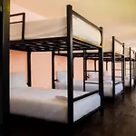 Hostal Colorbox Beds And Tulum