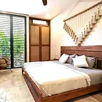 Bai-ha Luxury 103