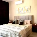 Luxury 2 Bdr 2 Bth 2 Bikes Jacuzzi Fiboptic Wifi. Apartamento