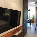 Luxury 2 Bdr 2 Bth 2 Bikes Jacuzzi Fiboptic Wifi.