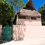 Hostal Maui