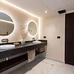 Villa Luxury 3 Bed & Bath Eco-chic - Private Pool *