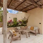 Luxury 3 Bed & Bath Eco-chic - Private Pool