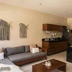 Great Location *High Speed Internet