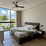 Moderno Y Espacioso Departamento En Aldea Zama * Tulum