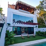 Jacuzzi, Premium Hype - Private Pool & Near The *