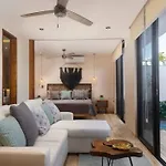Private Swim-Up Pool. Near Town&Beach. 60Mb Fiber.