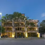 Luxury Apartment *