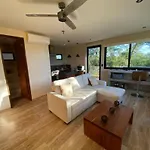 Private Pool. Close To Beach/Town.60 Mb Fiber.