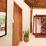 Playa Lakin-ha Beachfront Cabins * Tulum