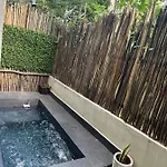 Apartamento W/plunge Pool & Kitchen
