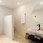 7 Bdr Luxury Villa, Tulum's Infinity Pool, Near Villa