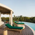 Villa 7 Bdr Luxury Villa, Tulum's Infinity Pool, Near Tulum