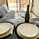 Apartamento W/plunge Pool & Kitchen *