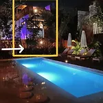 Luxury Penthouse With Private Rooftop & Pool Apartamento *