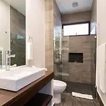 Bright Full Furnished 2 Bedrooms Waiting For Tulum
