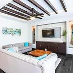 Bright Full Furnished 2 Bedrooms Waiting For Apartamento *