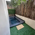 W/plunge Pool & Kitchen *