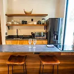 Studio Apt Great Location Amazing Rooftop Pool