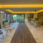Loft increíble king size Alberca infinita,Gym en medio de la selva