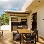 Tropical House For 12 People & 2 Pools In La Veleta, Tulum