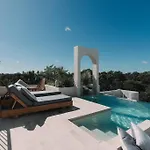 Villa De Luz 4 Bedrooms & 2 Private Pools