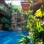 Menesse Hideaway - Elegant Bohemian