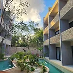 Studio Con Terraza, Pileta Y Bano Completo