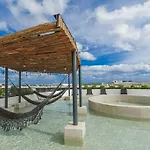 Apartamento 2 Bedroom + Private Pool And Roof Top Terrace