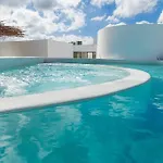 2 Bedroom + Private Pool And Roof Top Terrace Apartamento