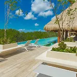 Elegante Y Espacioso Depto 3 Hab Patio Privado En Tulum