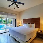 Apartamento Zen Oasis Swim Up Pool W Tiki Hut Bar + Gym