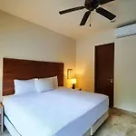 Zen Oasis Swim Up Pool W Tiki Hut Bar + Gym Apartamento Tulum