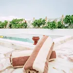 Romantic Roof Top Penthouse! Bbq And Priv. Pool