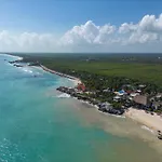 Tropicalito Villa On The Beach