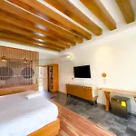 Jungle Beach Sanctuary: Luxury Living