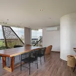 Akua Premium Stress-Free Retreat