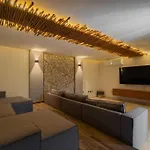 Akua Premium Stress-Free Retreat