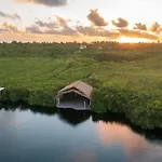Stunning Jungle Treehouse With Lakefront & Beachside