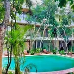 Etnica Residences Jungle Paradise *