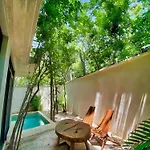 Etnica Residences Jungle Paradise Apartamento