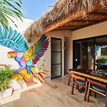 Spacious & Comfy Penthouse Oasis With Plunge Pool