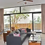 Manor By The Spot Apartamento *